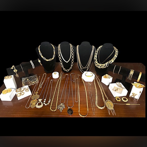 Vintage to Now Gold Tone Jewelry Lot Monet Napier Avon + Most Signed 40+ Pieces - Picture 1 of 17